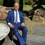 Leonardo Manzan mostra como a simplificação tributária favorece a competitividade das pequenas empresas.