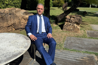 Leonardo Manzan mostra como a simplificação tributária favorece a competitividade das pequenas empresas.