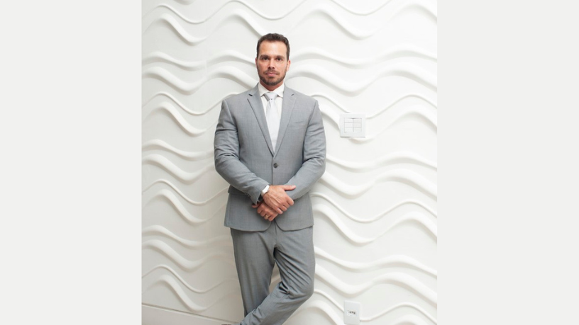 Entenda como a assessoria jurídica estratégica impacta a performance no mercado financeiro, com Felipe Rassi 32 Felipe Rassi